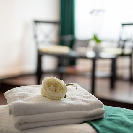 Escala Rooms Ghimbav Buitenkant foto