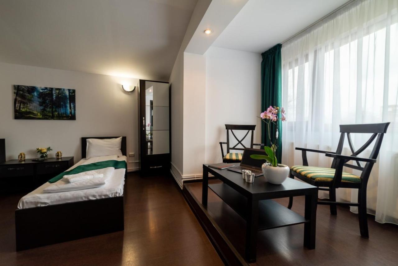 Escala Rooms Ghimbav Buitenkant foto