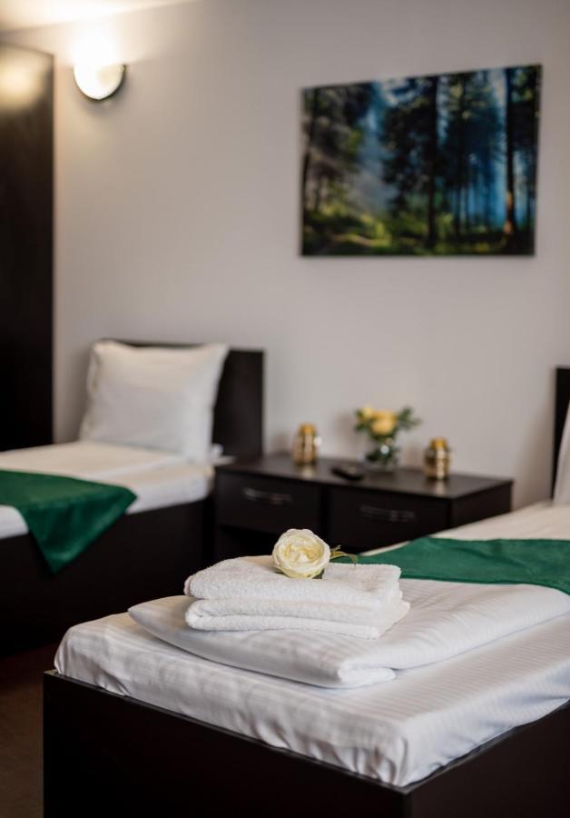 Escala Rooms Ghimbav Buitenkant foto