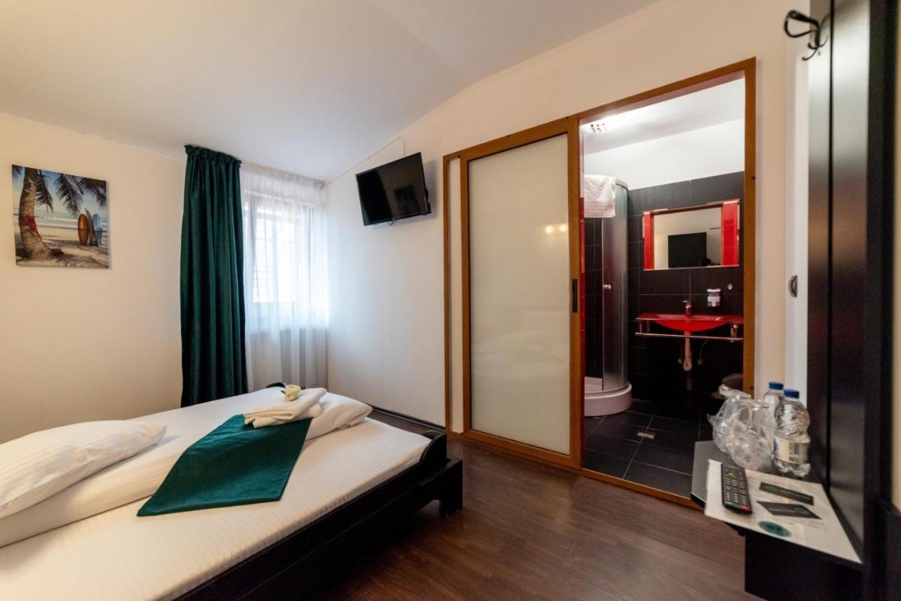 Escala Rooms Ghimbav Buitenkant foto