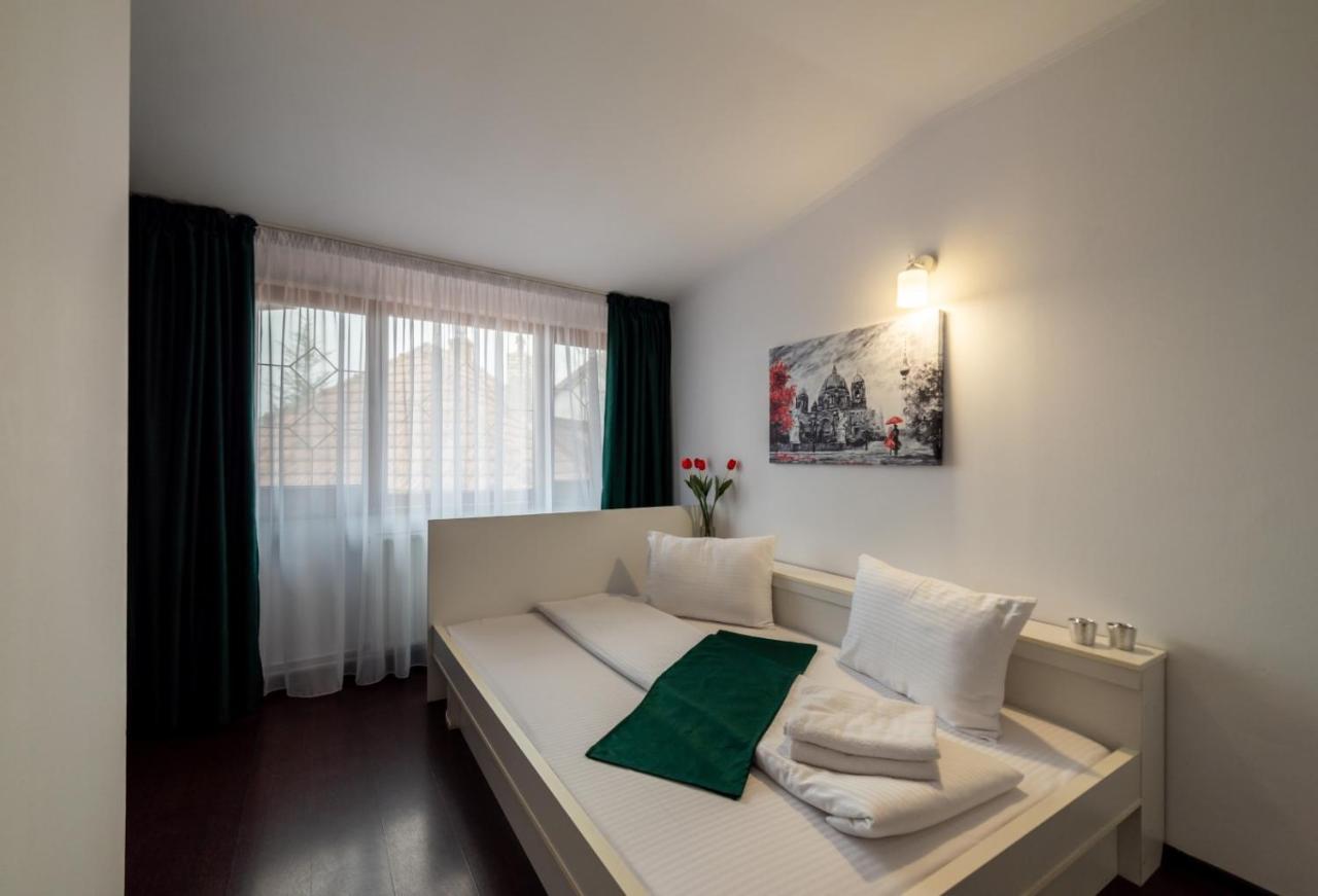 Escala Rooms Ghimbav Buitenkant foto