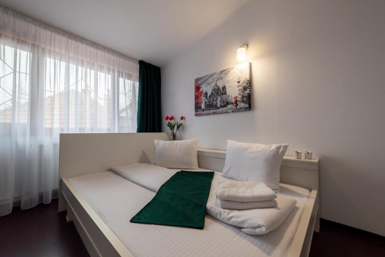 Escala Rooms Ghimbav Buitenkant foto