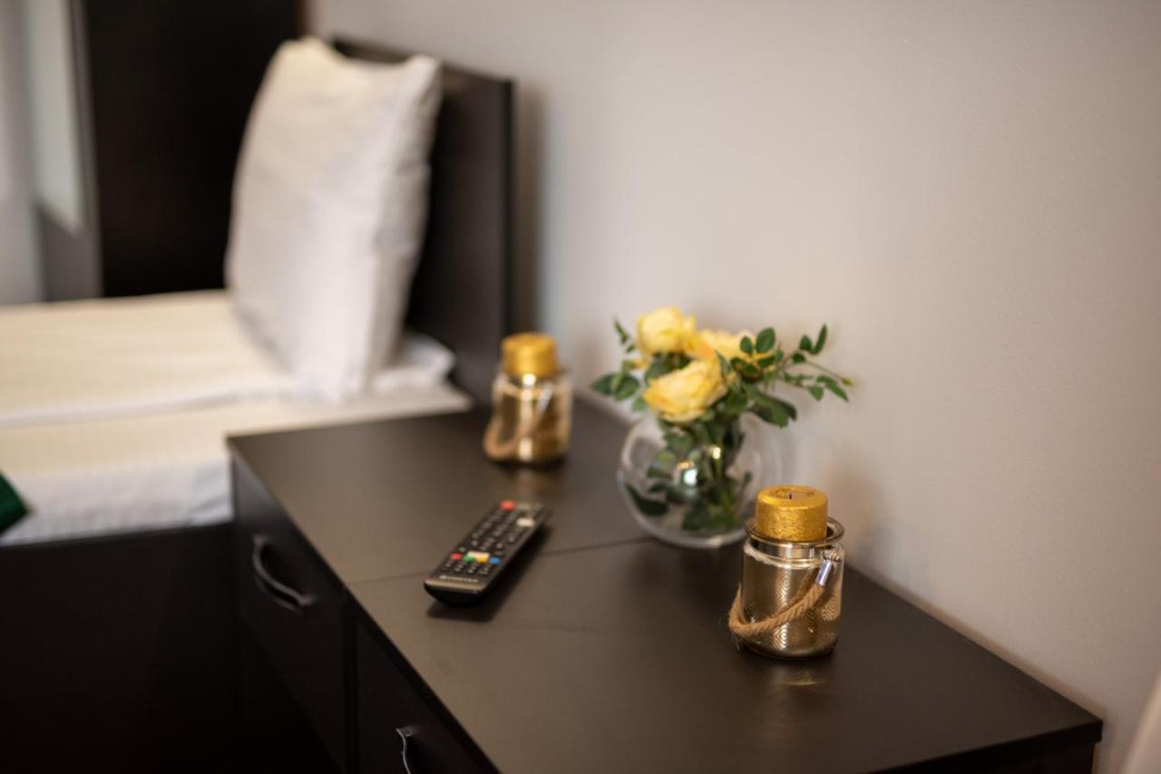 Escala Rooms Ghimbav Buitenkant foto