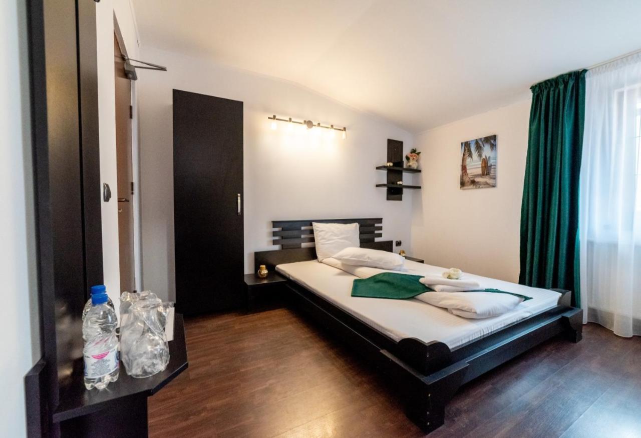 Escala Rooms Ghimbav Buitenkant foto