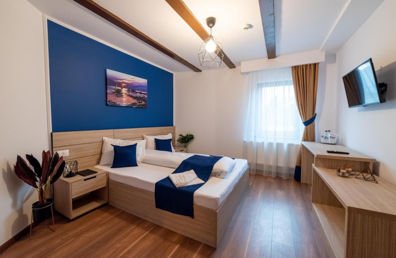 Escala Rooms Ghimbav Buitenkant foto