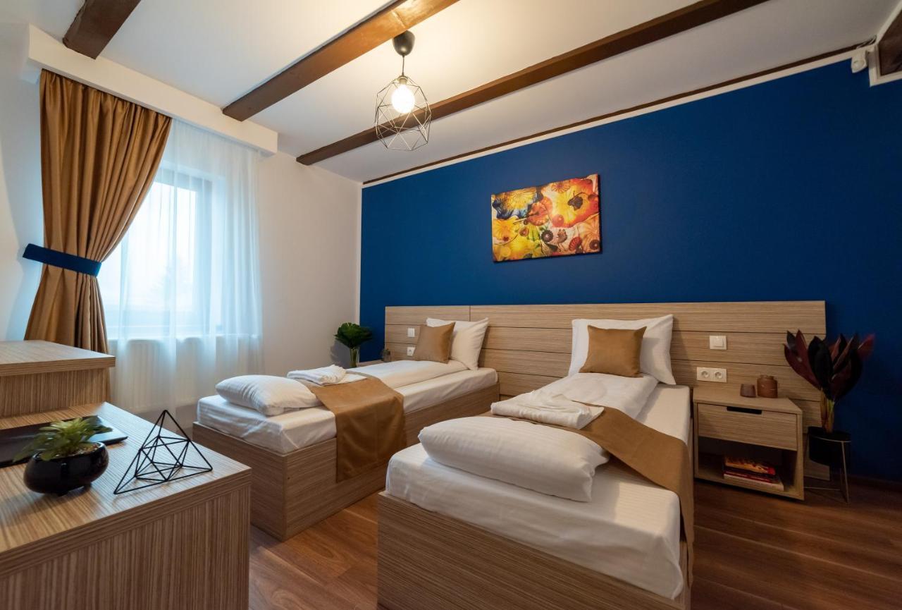 Escala Rooms Ghimbav Buitenkant foto
