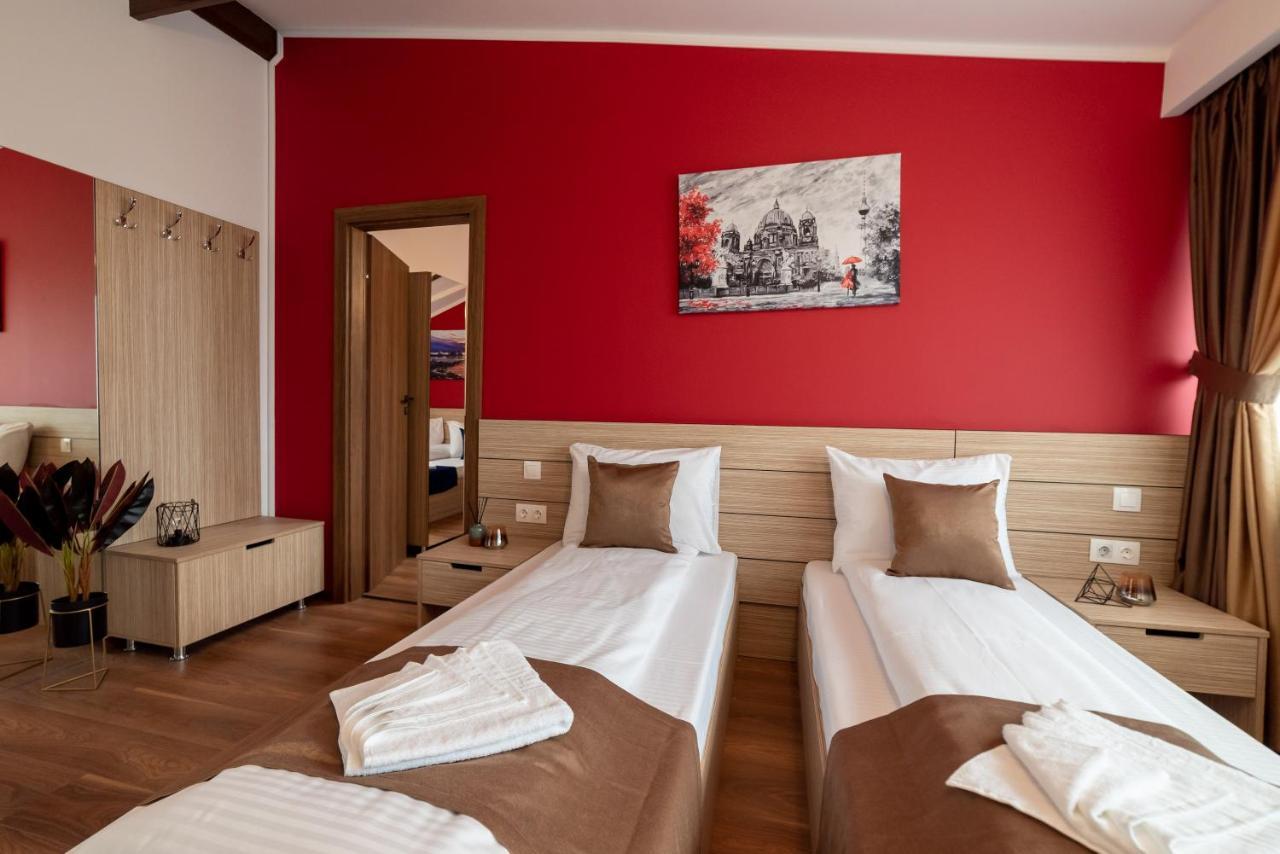 Escala Rooms Ghimbav Buitenkant foto